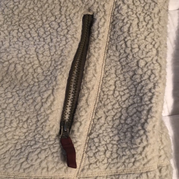 Patagonia sweater jacket - Picture 3 of 8